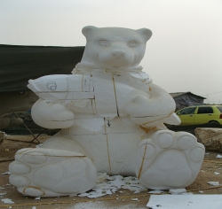 泡沫雕塑北极熊